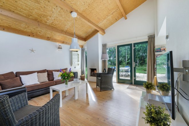 Woonkamer met open haard